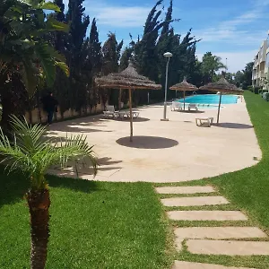 Beach-side 2-br Oasis With Private Pool & Parking , Casablanca Maroc
